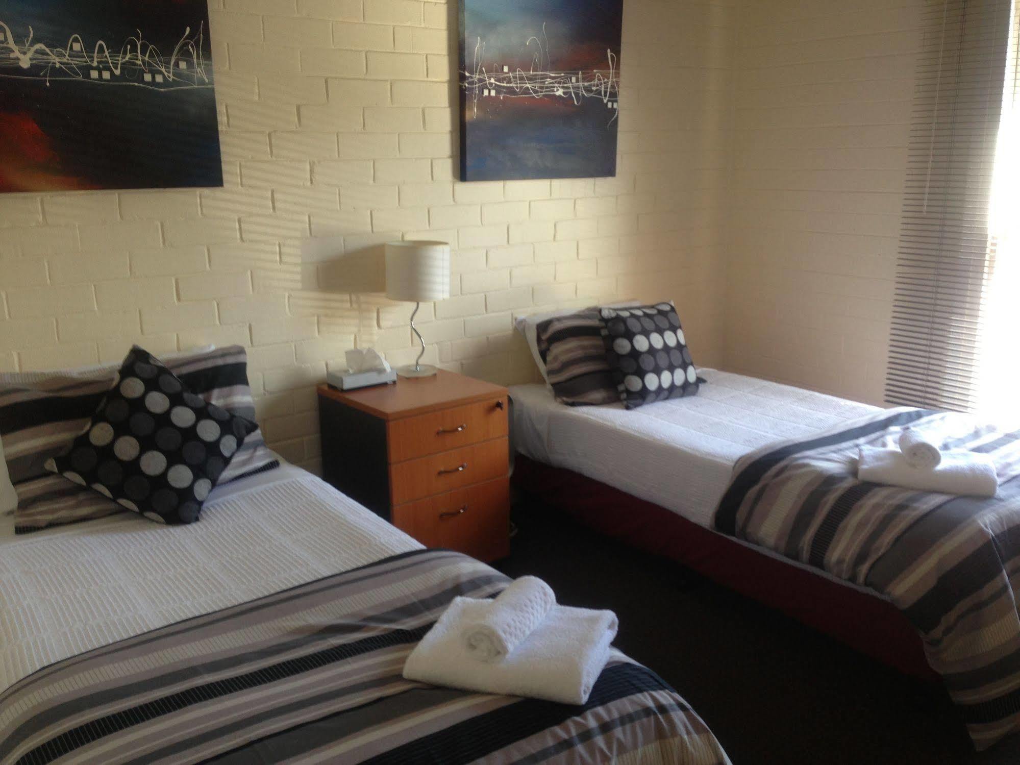 The Mews Motel Launceston Buitenkant foto